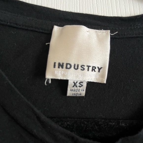 Black tee - Picture 3 of 3